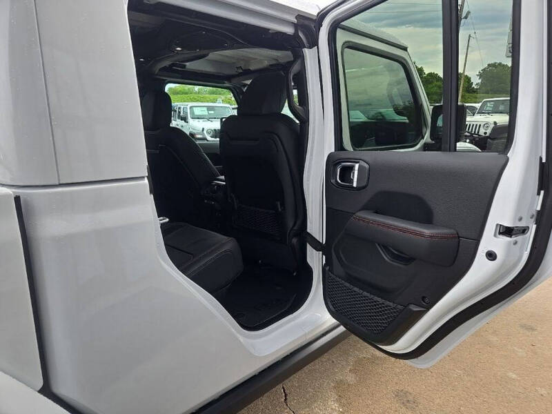 2026 Jeep Gladiator Shadow Ops