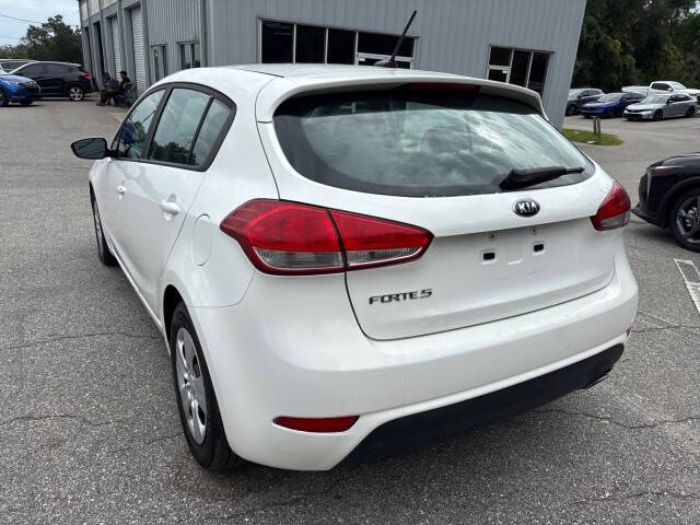2017 Kia Forte5 LX