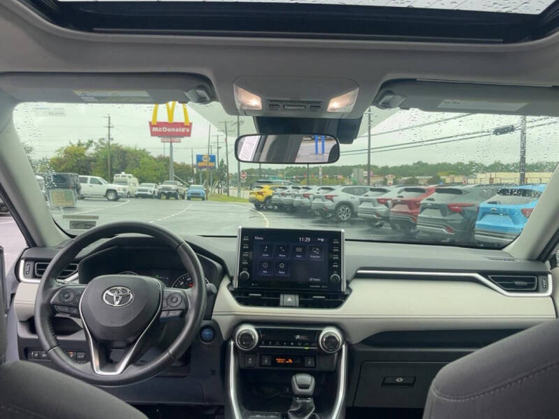 2022 Toyota RAV4 Hybrid XLE