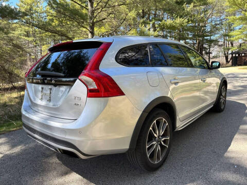 2015 Volvo V60 Cross Country T5