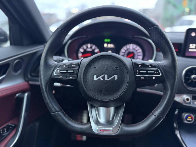 2022 Kia Stinger GT1