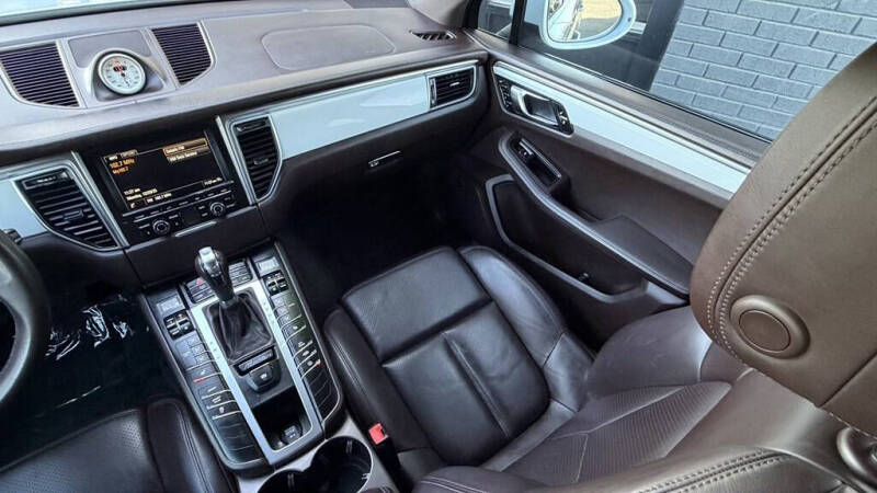 2016 Porsche Macan S