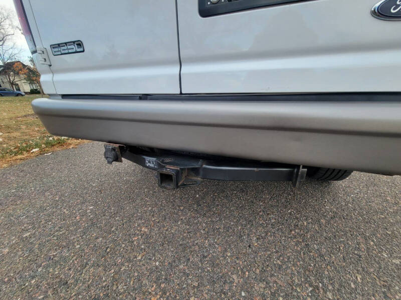 2005 Ford E-Series E-250