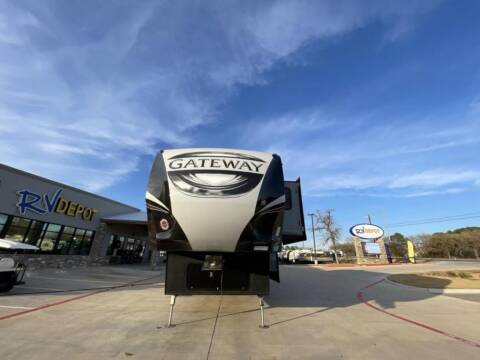 2018 Heartland GATEWAY 3712RDMB for sale at Ultimate RV in White Settlement TX
