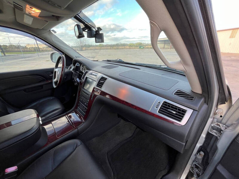 2010 Cadillac Escalade Luxury