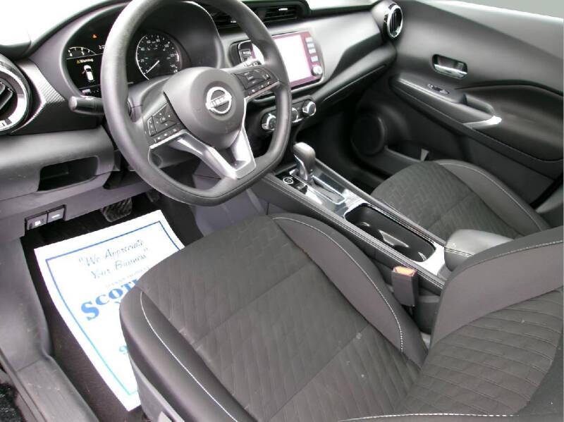 2024 Nissan Kicks SV