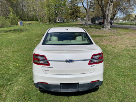 2014 Ford Taurus SEL