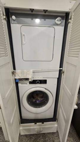 2022 Holiday Rambler Endeavor 38K?