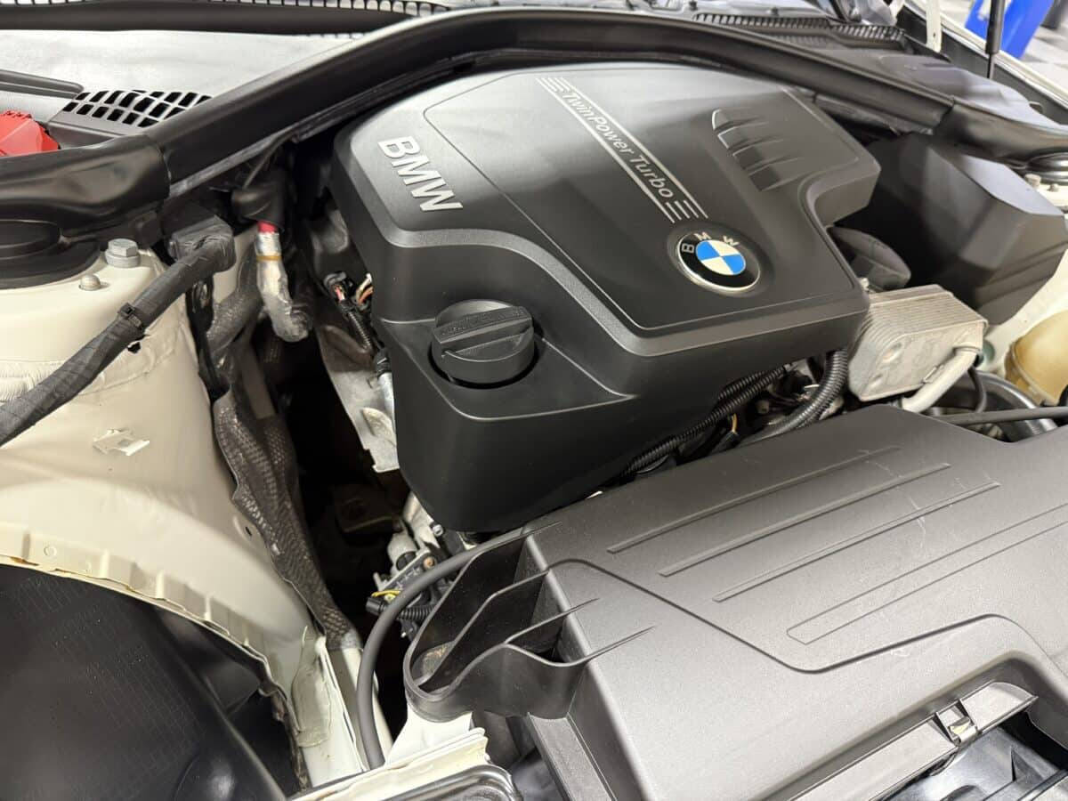2014 BMW 3 Series 21