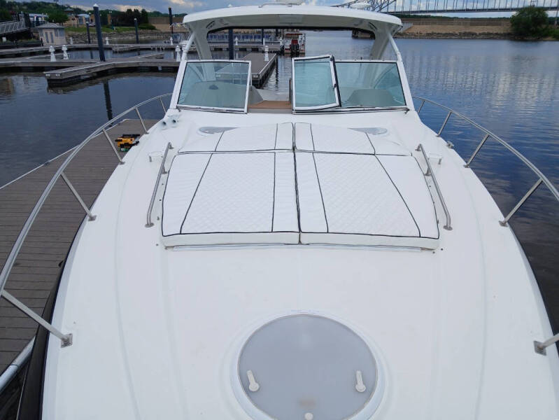 2012 Cruisers Yachts 380 Express