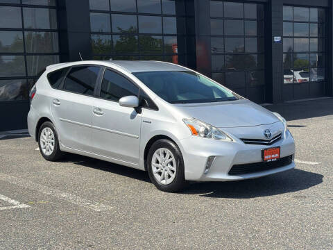 2014 Toyota Prius v Three