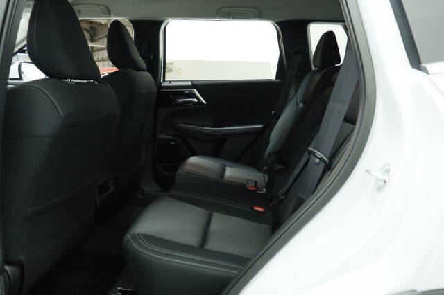 2026 Mitsubishi Outlander ES