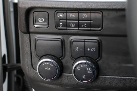 2025 Chevrolet Suburban LS