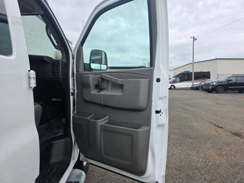 2025 Chevrolet Express 2500