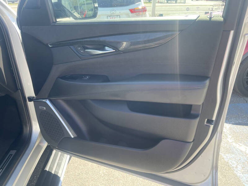 2019 Cadillac Escalade Platinum