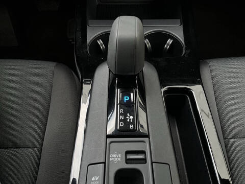 2025 Toyota Prius LE