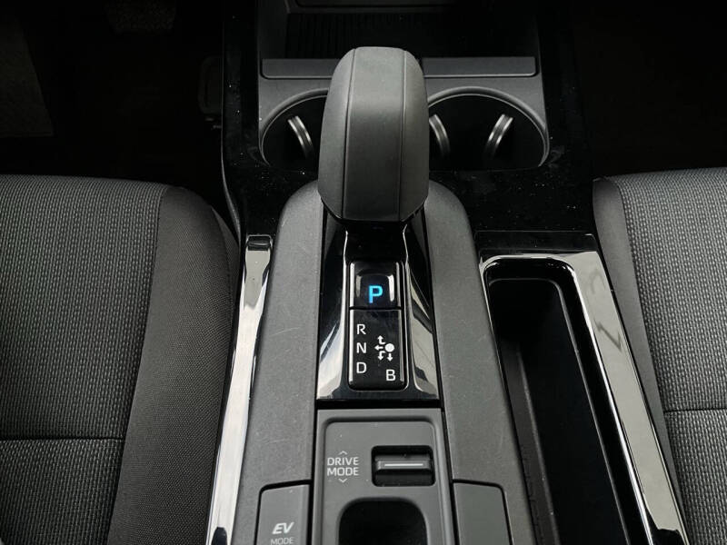 2025 Toyota Prius LE