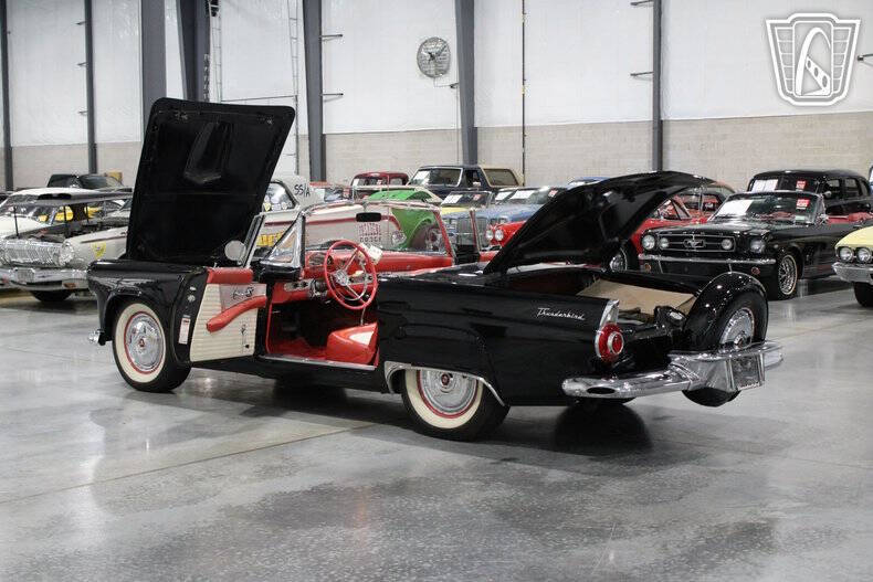 1956 Ford Thunderbird