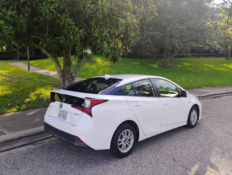 2019 Toyota Prius LE