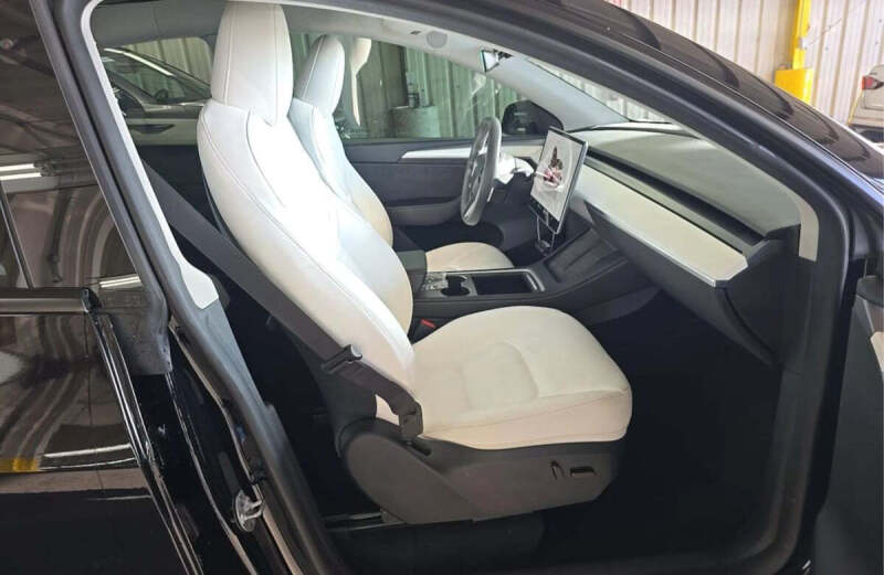 2023 Tesla Model Y Performance