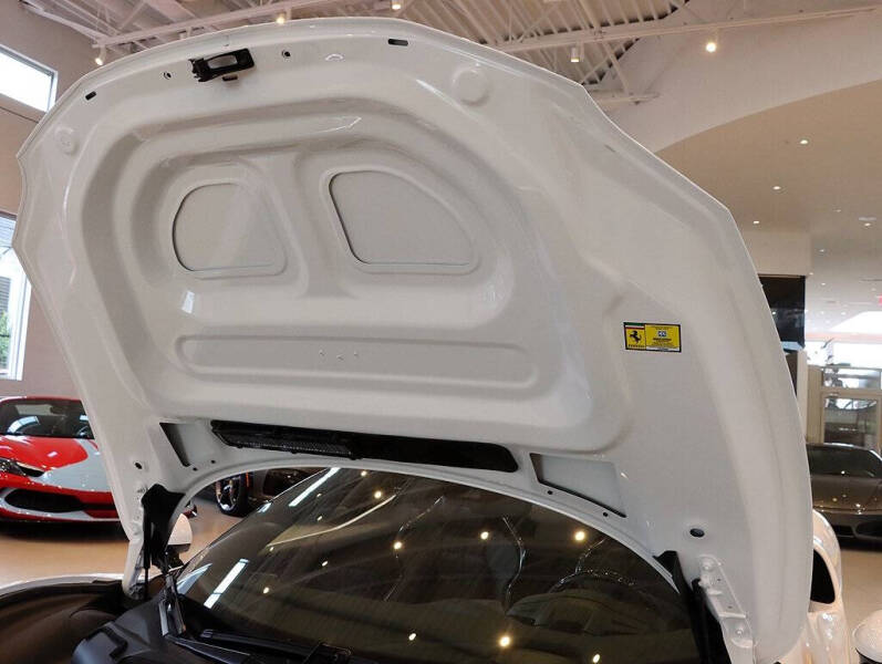 2025 Ferrari 296 GTS