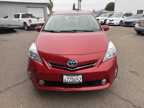 2013 Toyota Prius v Five