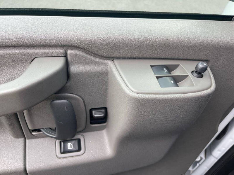 2023 Chevrolet Express 2500