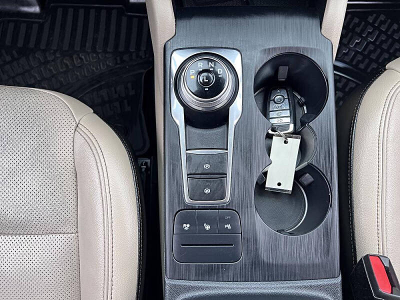 2020 Ford Escape Hybrid Titanium