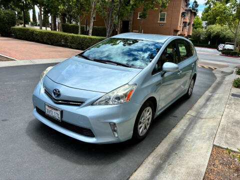 2014 Toyota Prius v Three