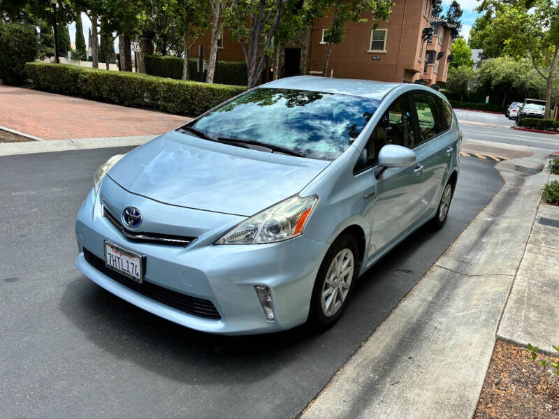 2014 Toyota Prius v Three