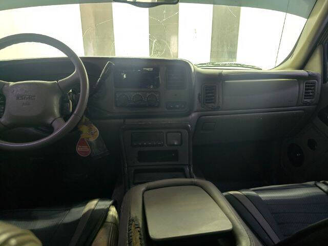 2002 GMC Yukon XL Denali