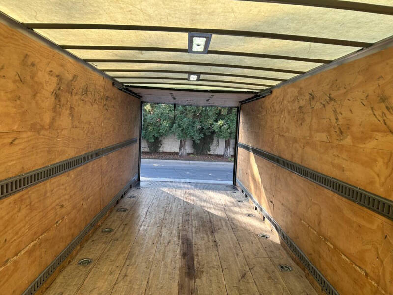 2022 Freightliner M2 106