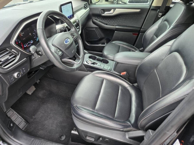2020 Ford Escape SEL
