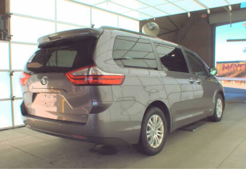 2015 Toyota Sienna XLE 8-Passenger