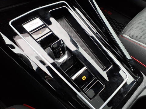 2025 Volkswagen Golf GTI SE