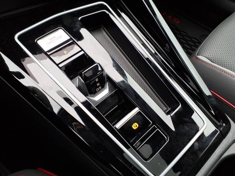 2025 Volkswagen Golf GTI SE