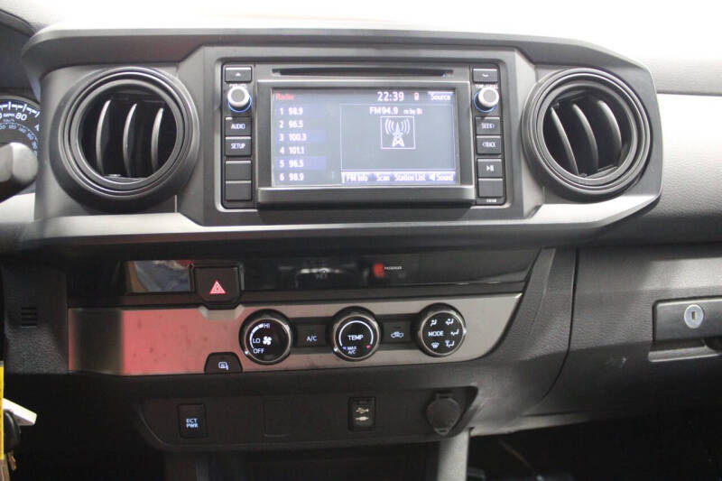 2017 Toyota Tacoma SR