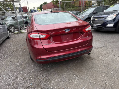 2015 Ford Fusion SE
