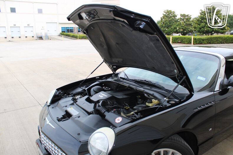2004 Ford Thunderbird Deluxe