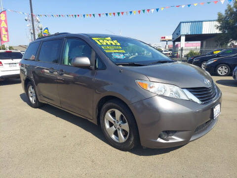2011 Toyota Sienna for sale at Credit World Auto Sales in Fresno CA