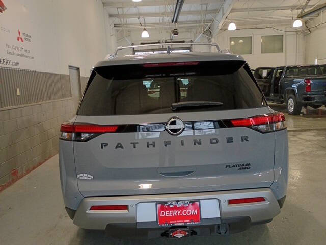 2025 Nissan Pathfinder Platinum