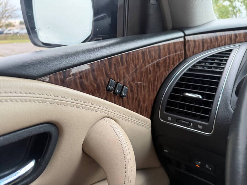 2017 Nissan Armada Platinum