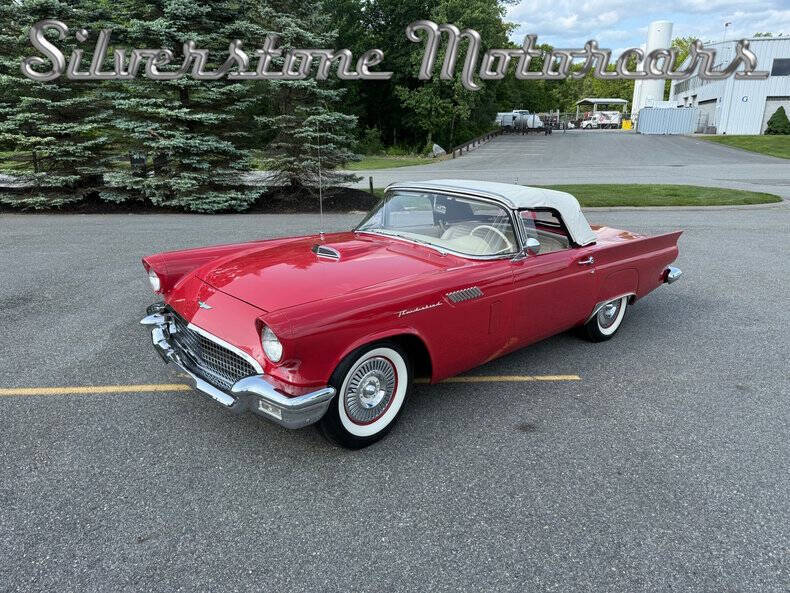1957 Ford Thunderbird