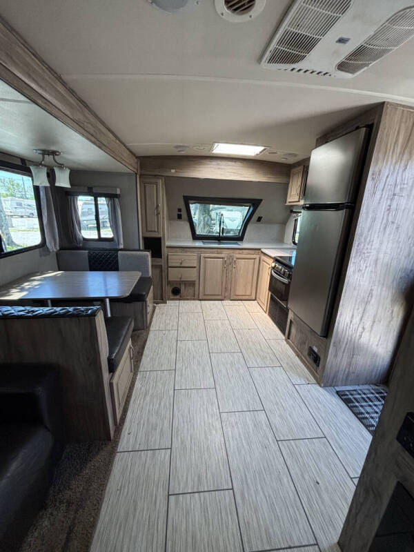 2020 Palomino Solaire 260FKBS