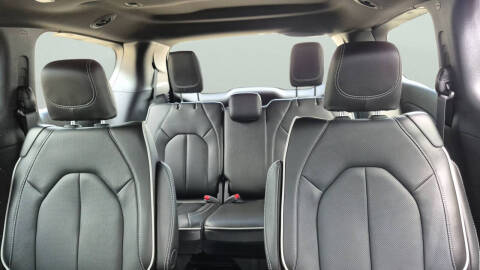 2027 Chrysler Pacifica Limited