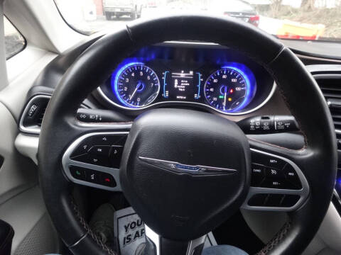 2017 Chrysler Pacifica Touring-L