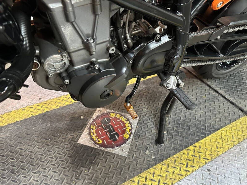 2017 KTM 690 Duke