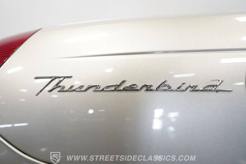 2004 Ford Thunderbird Deluxe