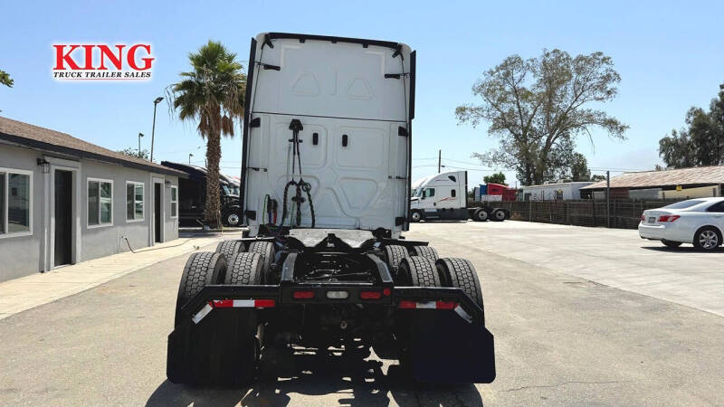 2021 Freightliner Cascadia