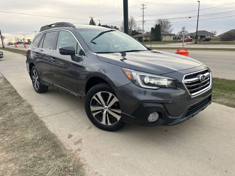 Used 2018 Subaru Outback Limited with VIN 4S4BSANC2J3310531 for sale in Oak Creek, WI